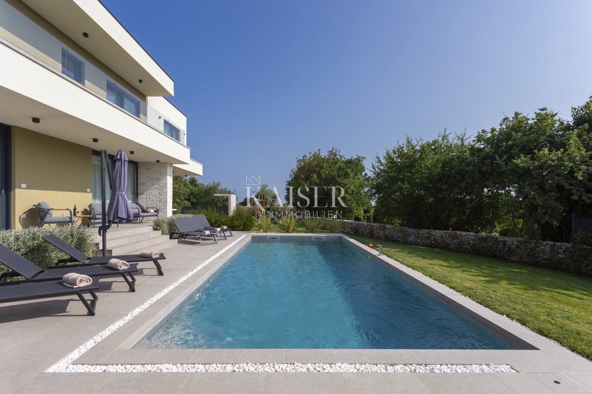 Istria, Svetvincenat - bellissima villa moderna con piscina