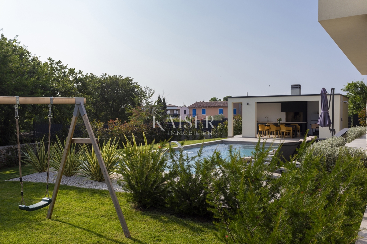 Istria, Svetvincenat - bellissima villa moderna con piscina