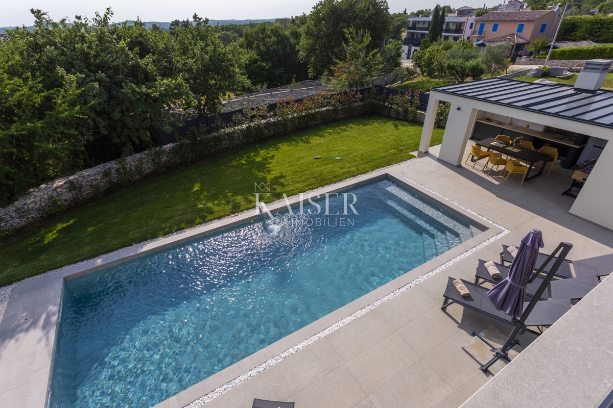 Istria, Svetvincenat - bellissima villa moderna con piscina