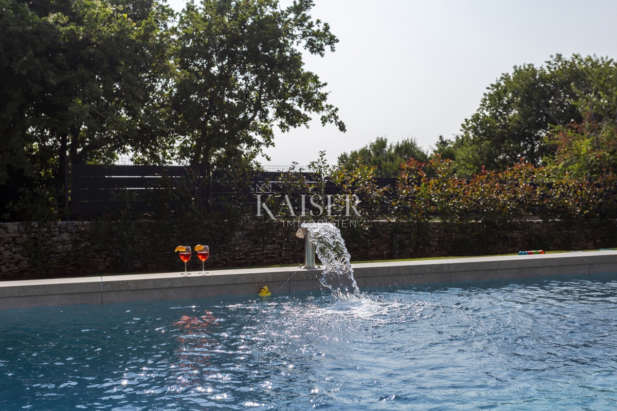 Istria, Svetvincenat - bellissima villa moderna con piscina