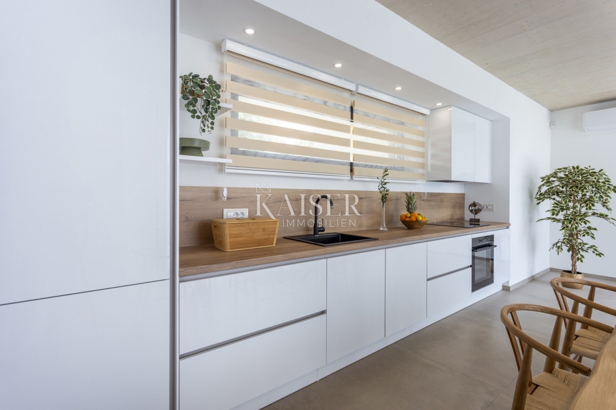 Istria, Svetvincenat - bellissima villa moderna con piscina