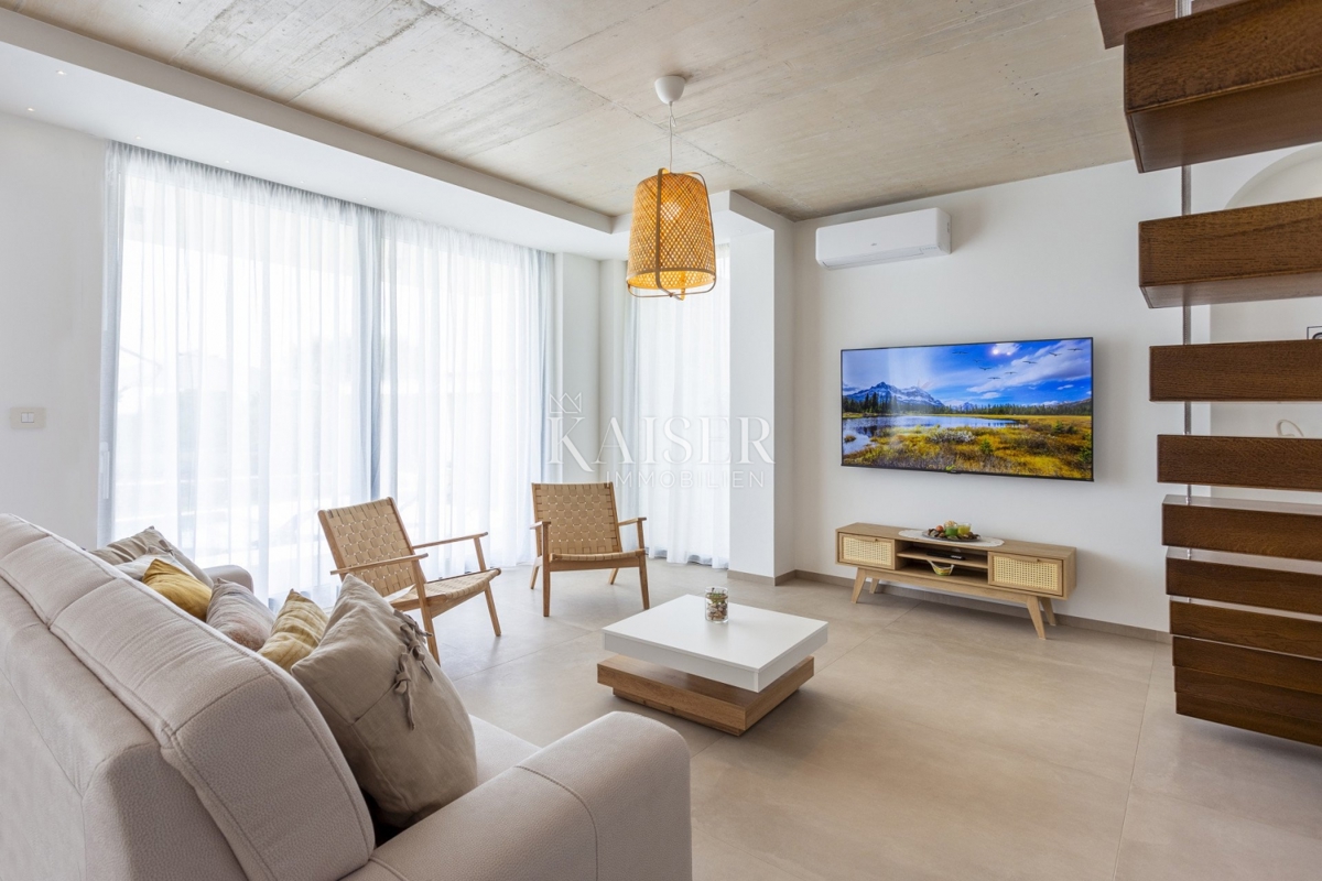 Istria, Svetvincenat - bellissima villa moderna con piscina