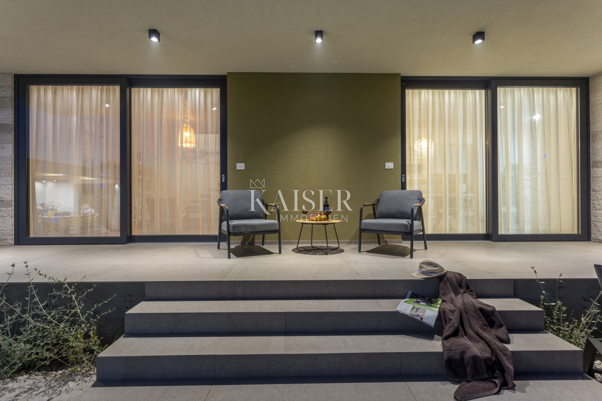 Istria, Svetvincenat - bellissima villa moderna con piscina