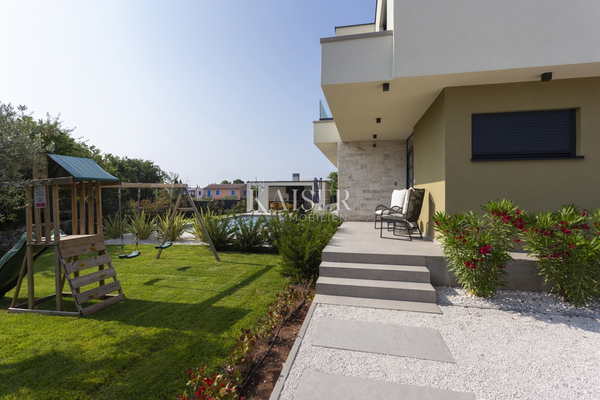 Istria, Svetvincenat - bellissima villa moderna con piscina