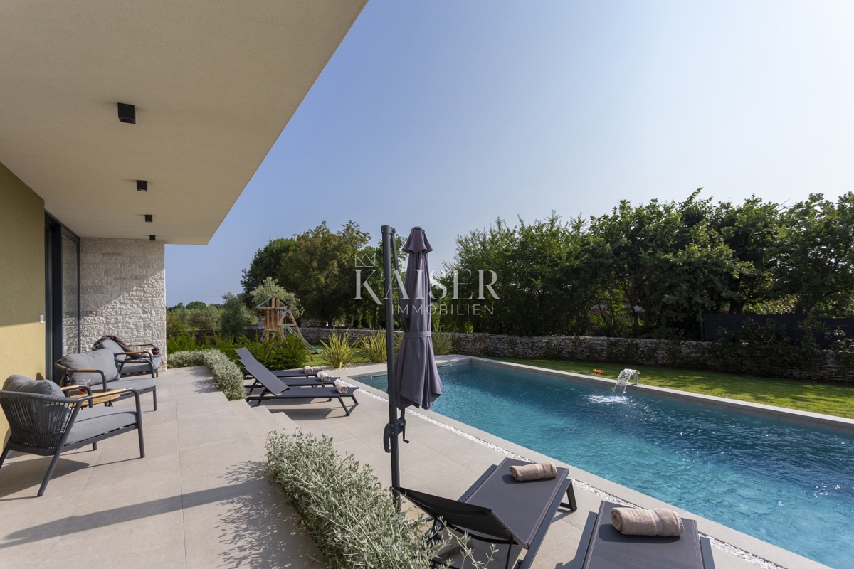 Istria, Svetvincenat - bellissima villa moderna con piscina