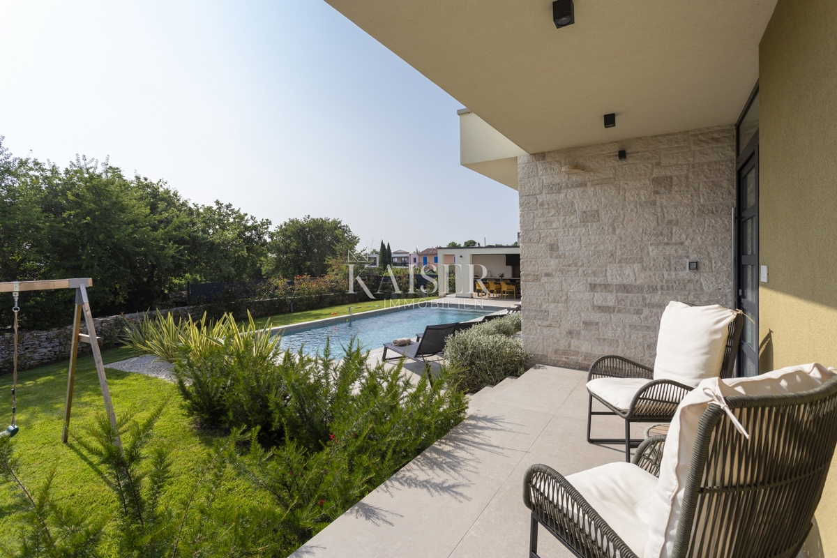 Istria, Svetvincenat - bellissima villa moderna con piscina