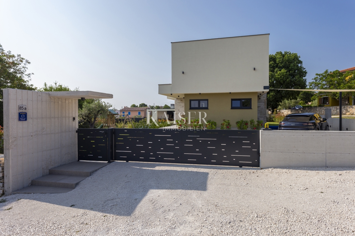 Istria, Svetvincenat - bellissima villa moderna con piscina