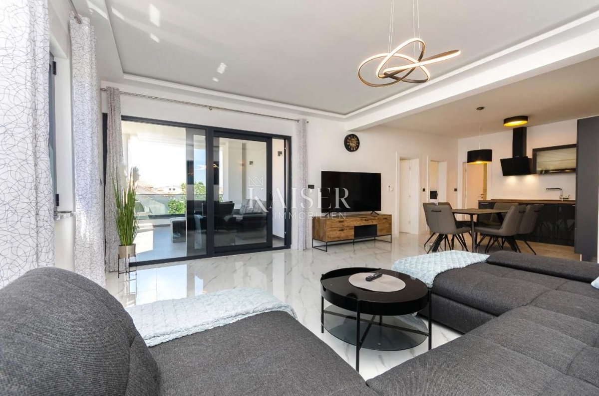 SRIMA, VODICE – APPARTAMENTO DI LUSSO CON DUE CAMERE DA LETTO, A 50 M DALLA SPIAGGIA