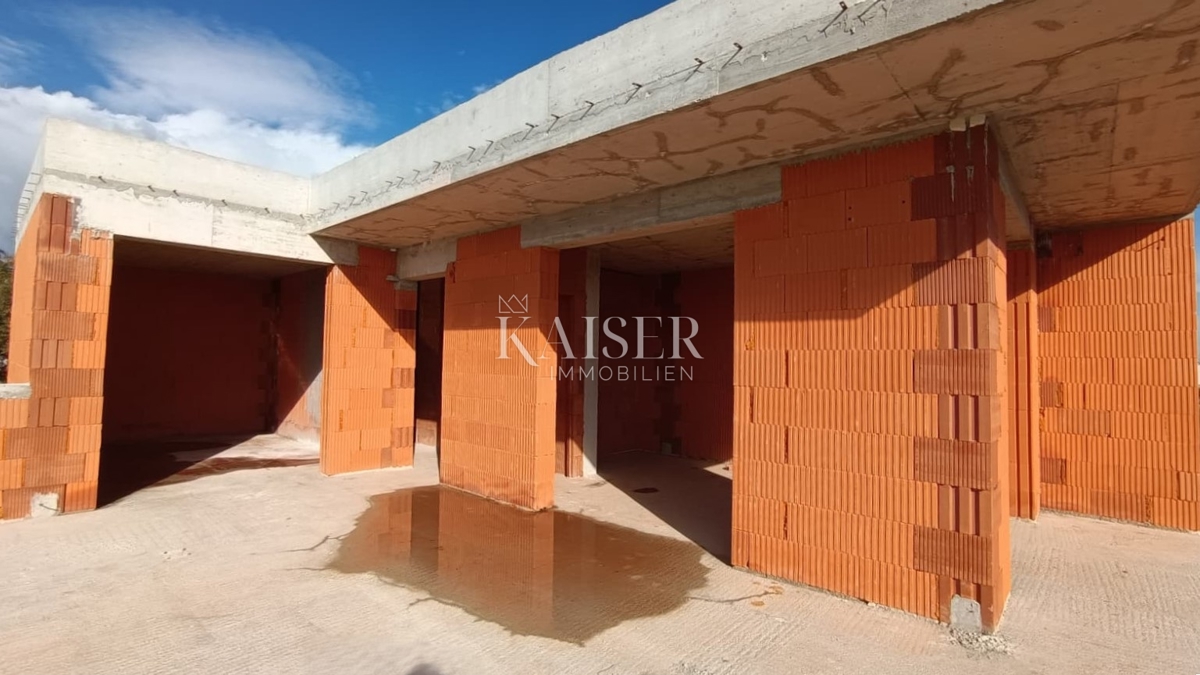 Istria, Pola - moderna casa bifamiliare di 120m2 con piscina e terrazza