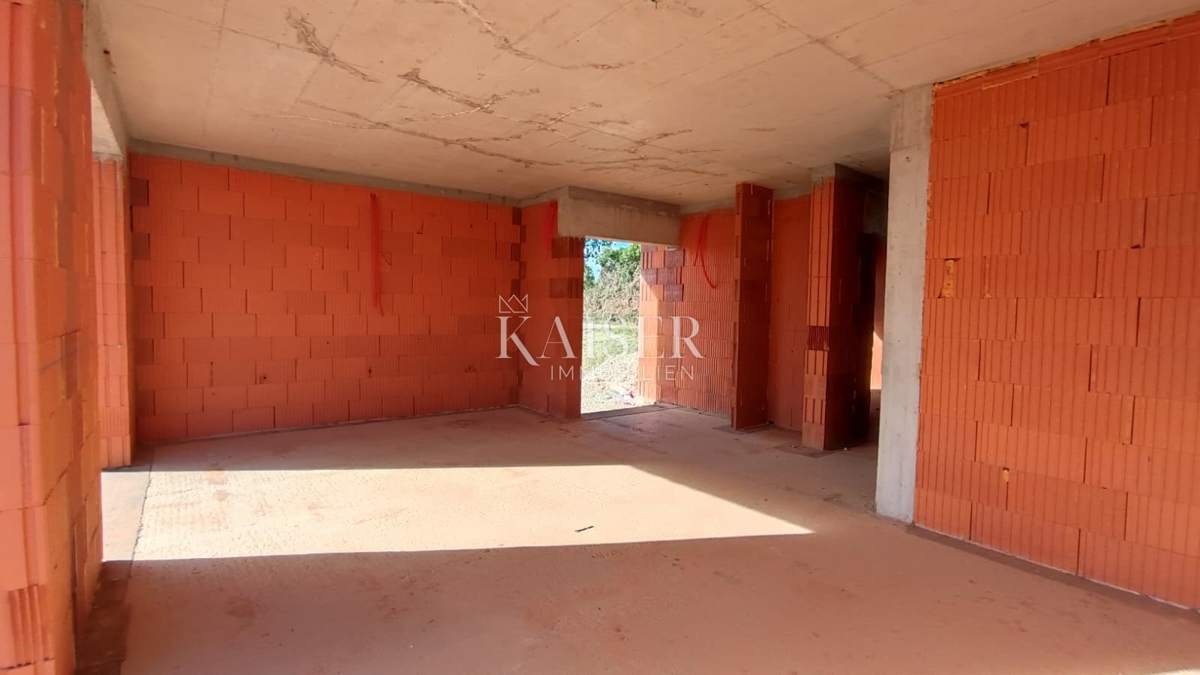 Istria, Pola - moderna casa bifamiliare di 120m2 con piscina e terrazza