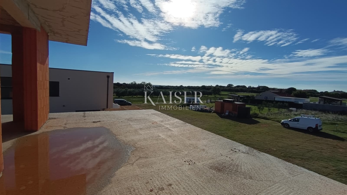 Istria, Pola - moderna casa bifamiliare di 120m2 con piscina e terrazza