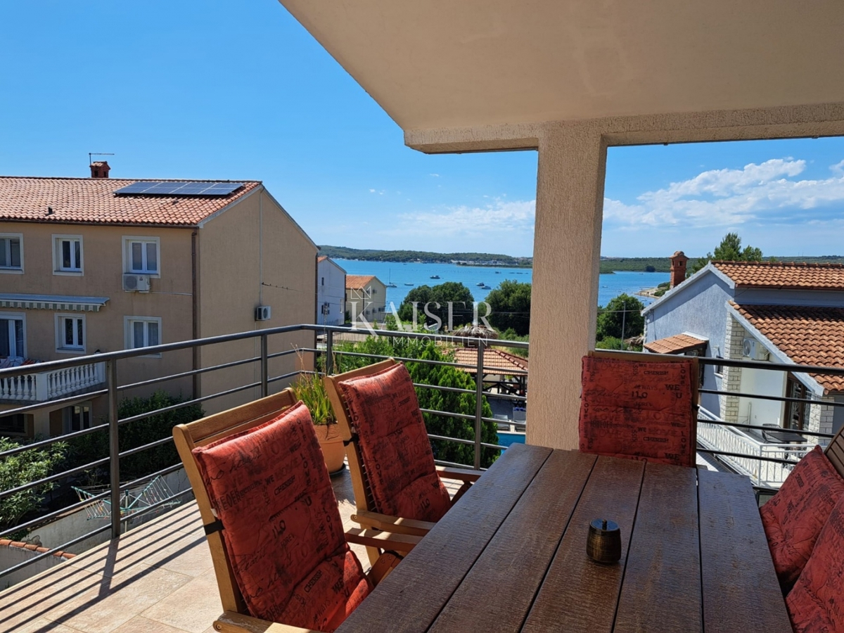 Istria, Medolino - casa con appartamenti di 430m2 a soli 200m dal mare