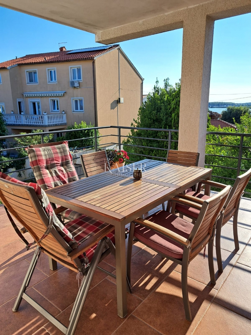 Istria, Medolino - casa con appartamenti di 430m2 a soli 200m dal mare