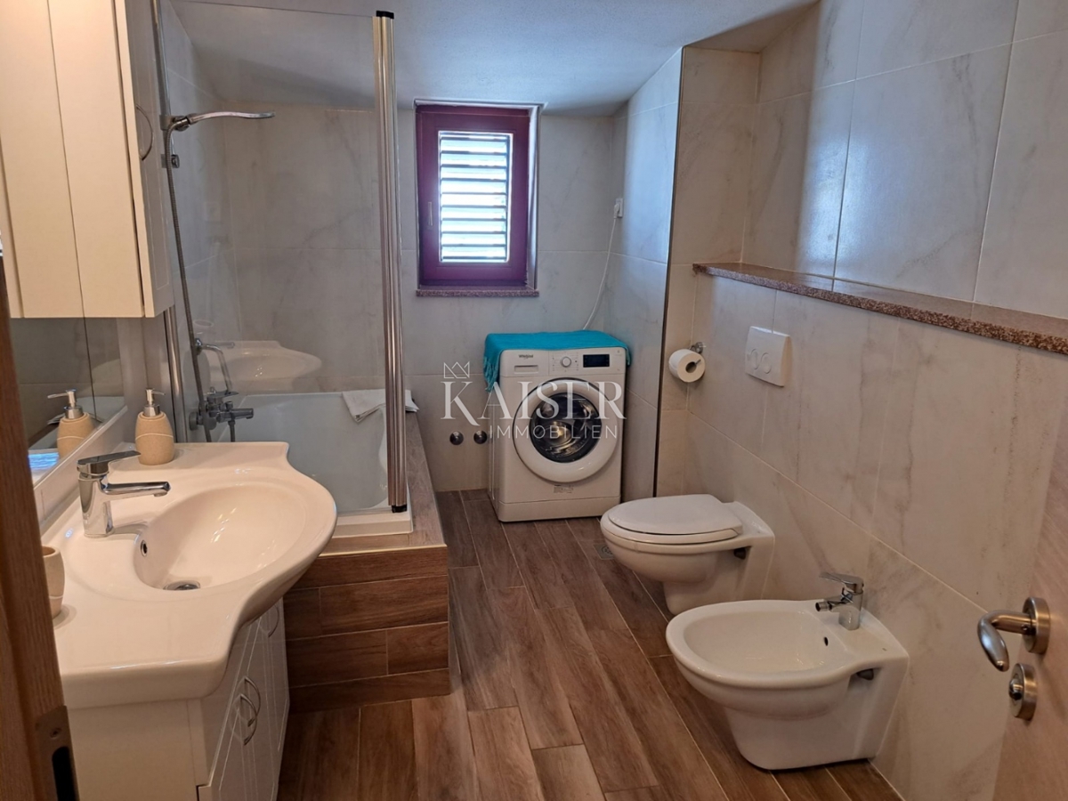 Istria, Medolino - casa con appartamenti di 430m2 a soli 200m dal mare