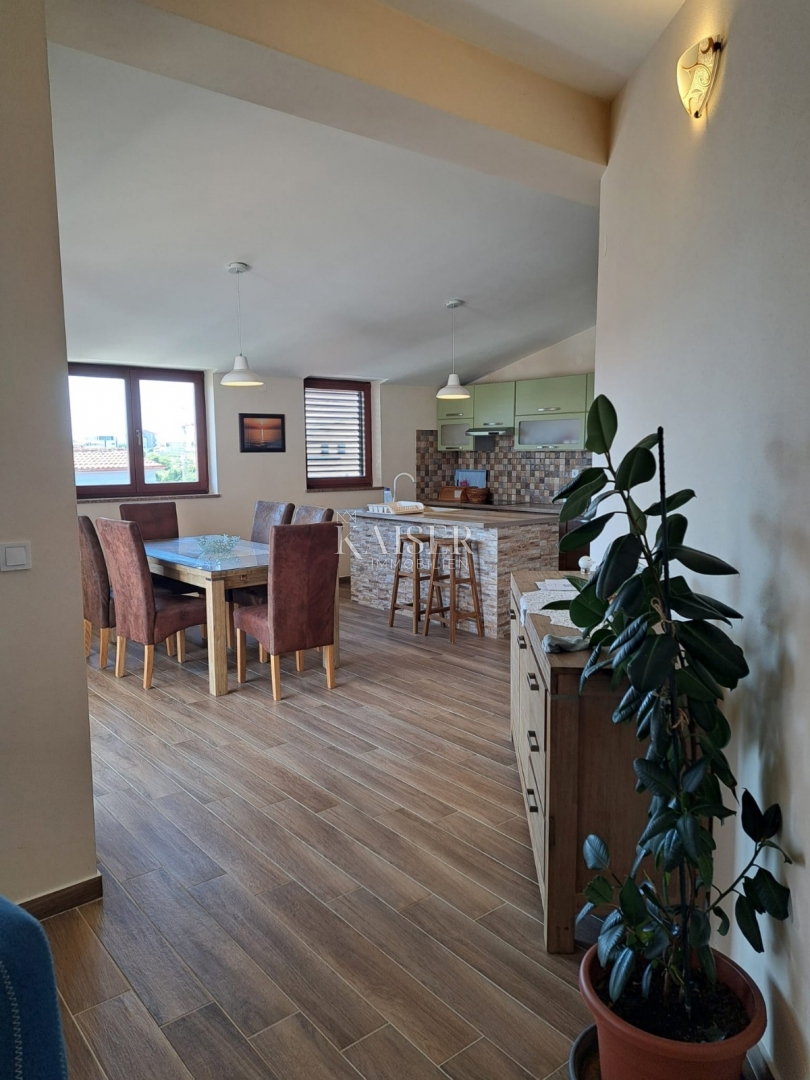 Istria, Medolino - casa con appartamenti di 430m2 a soli 200m dal mare