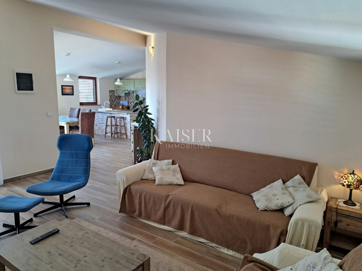 Istria, Medolino - casa con appartamenti di 430m2 a soli 200m dal mare