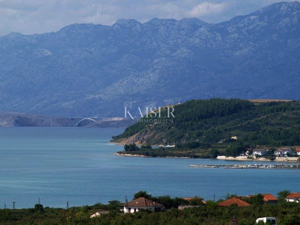 Zara, Ljubač - pronto per la costruzione, terreno attraente con permesso di costruzione a 250 m dalla spiaggia sabbiosa