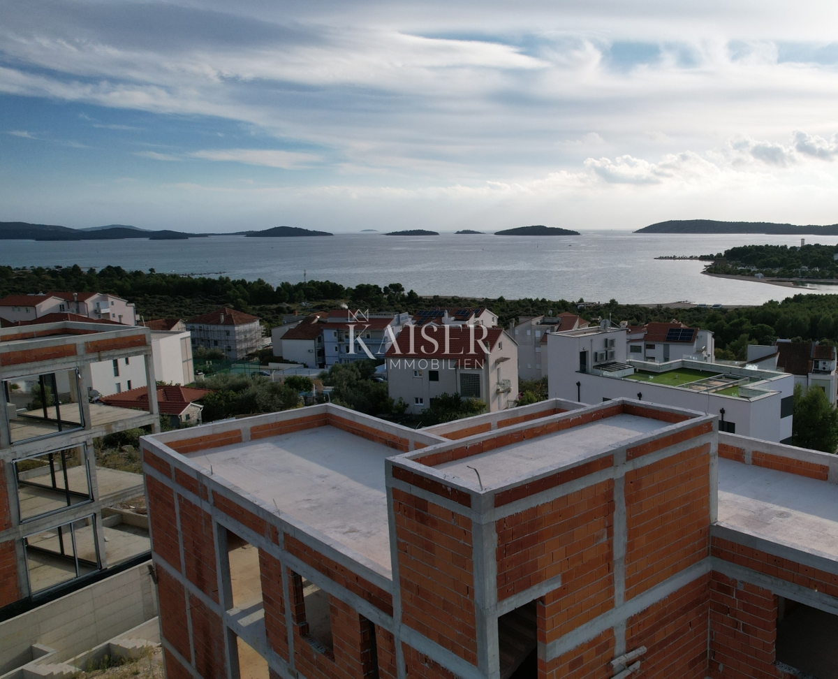 Spazioso appartamento (S1) al piano terra con giardino privato, Mandalina - Šibenik