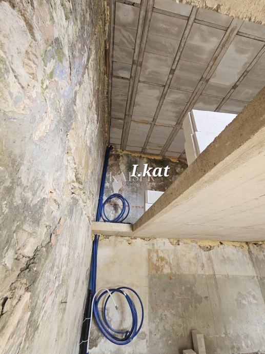 Istria, Krasica, casa tradizionale istriana da ristrutturare, 75m2