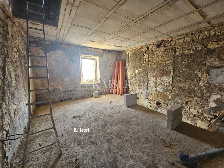 Istria, Krasica, casa tradizionale istriana da ristrutturare, 75m2