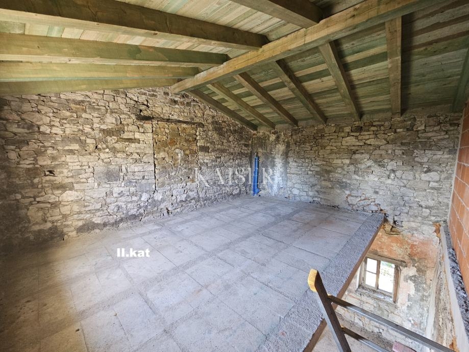 Istria, Krasica, casa tradizionale istriana da ristrutturare, 75m2