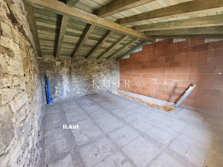 Istria, Krasica, casa tradizionale istriana da ristrutturare, 75m2