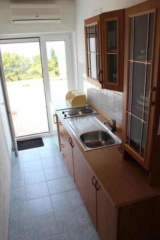 Isola di Brač - Bellissima casa in pietra con cinque appartamenti, uliveto e vista panoramica sul mare