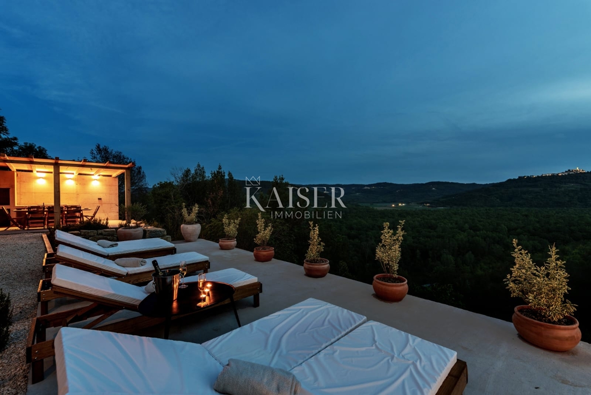 Istria, Montona - villa moderna con vista su Montona