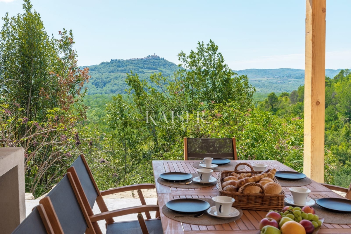 Istria, Montona - villa moderna con vista su Montona