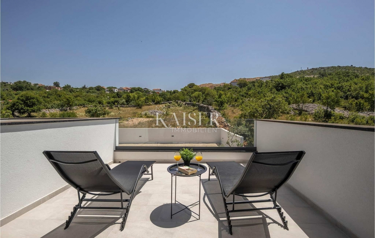 Nuova villa con vista mare vicino a Zara