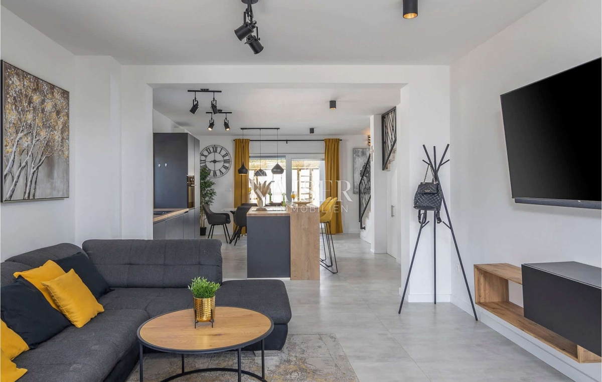 Nuova villa con vista mare vicino a Zara