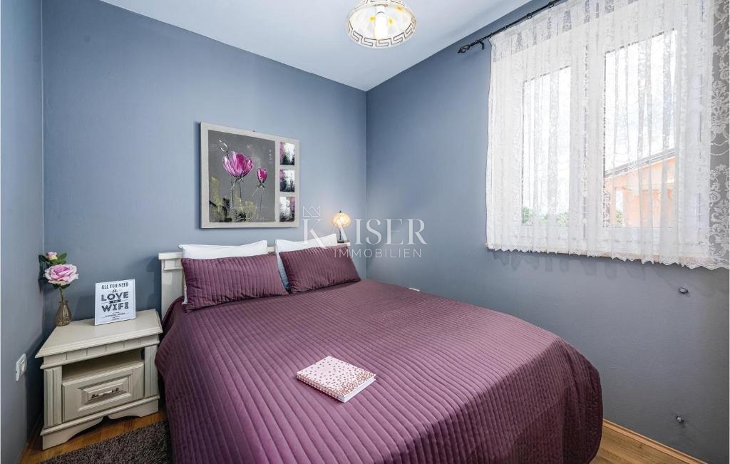 Istria, Umago, casa bifamiliare con piscina, a 300 metri dal mare