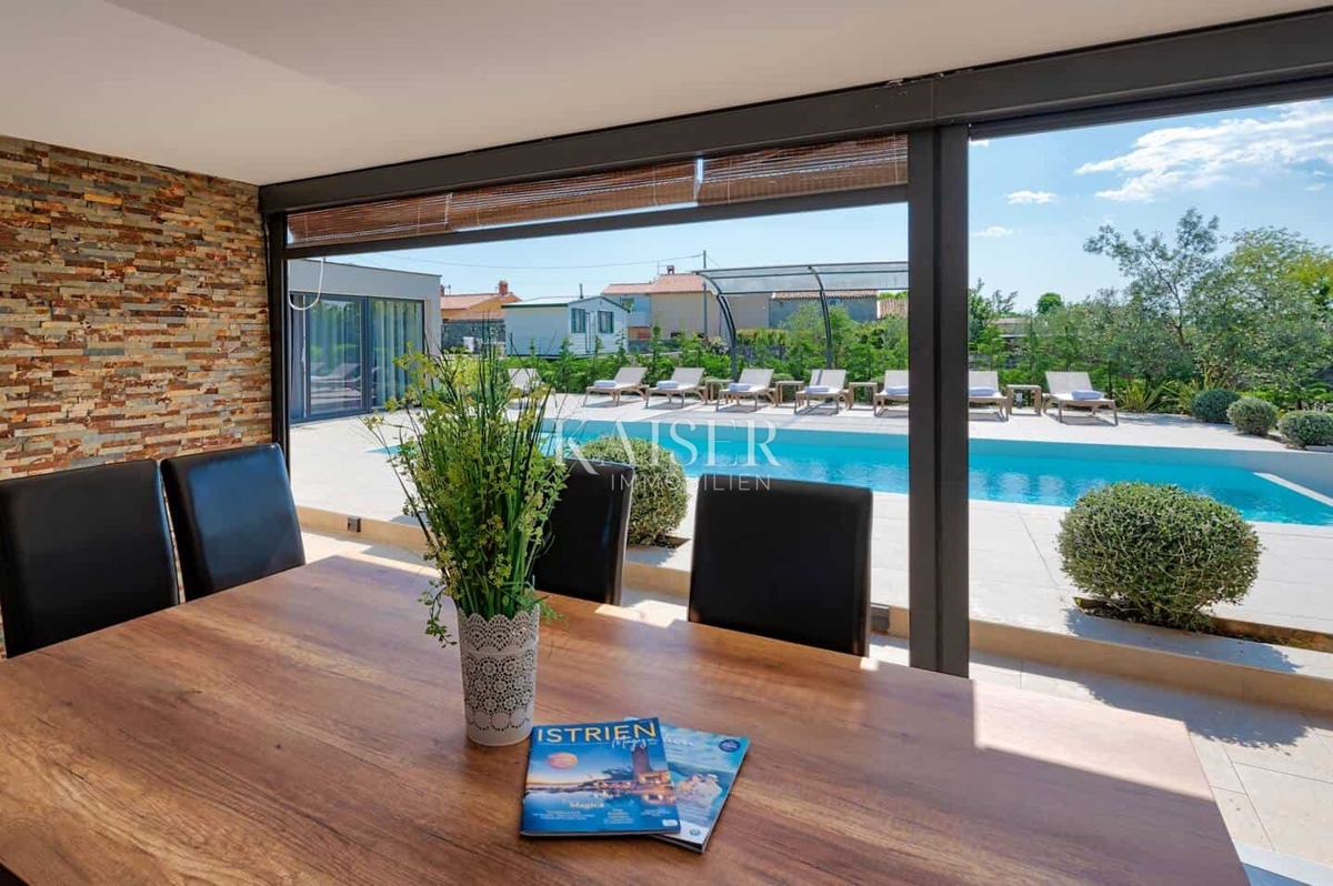 Casa con piscina vicino a Dignano