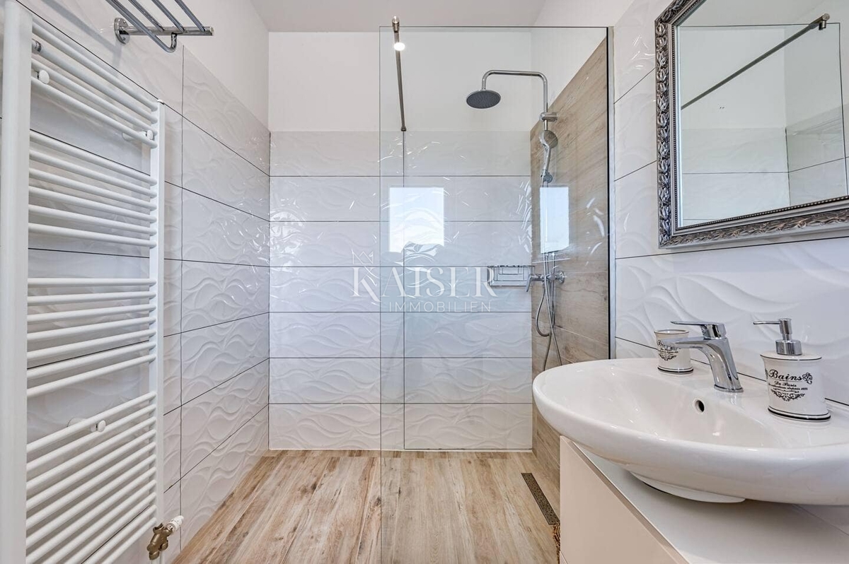 Casa con piscina vicino a Dignano