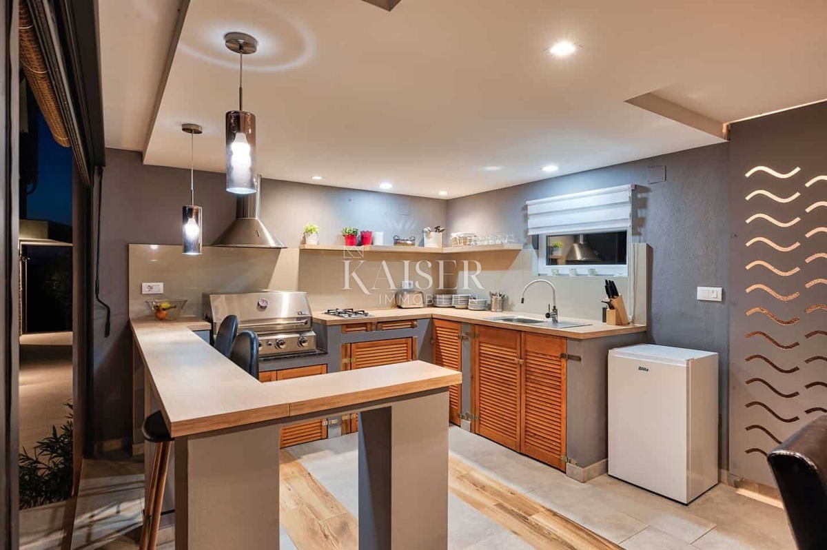 Casa con piscina vicino a Dignano