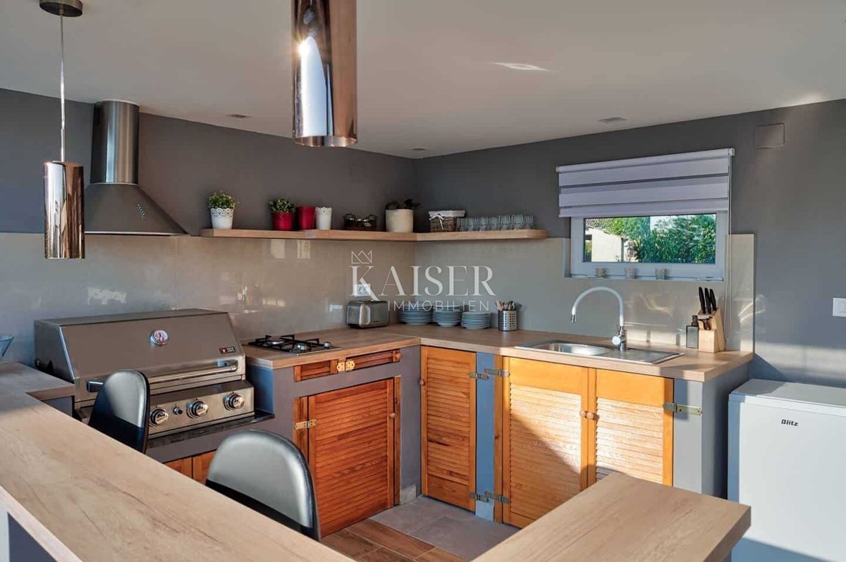 Casa con piscina vicino a Dignano