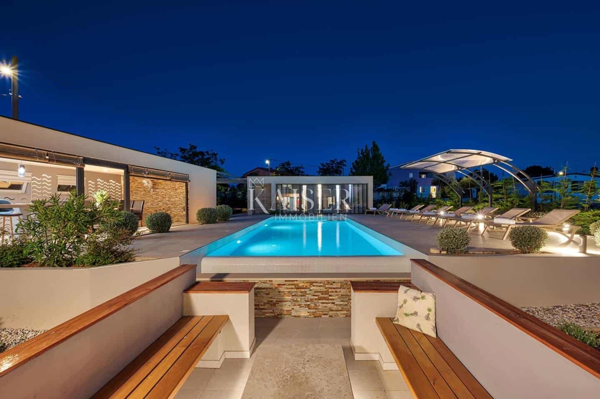 Casa con piscina vicino a Dignano