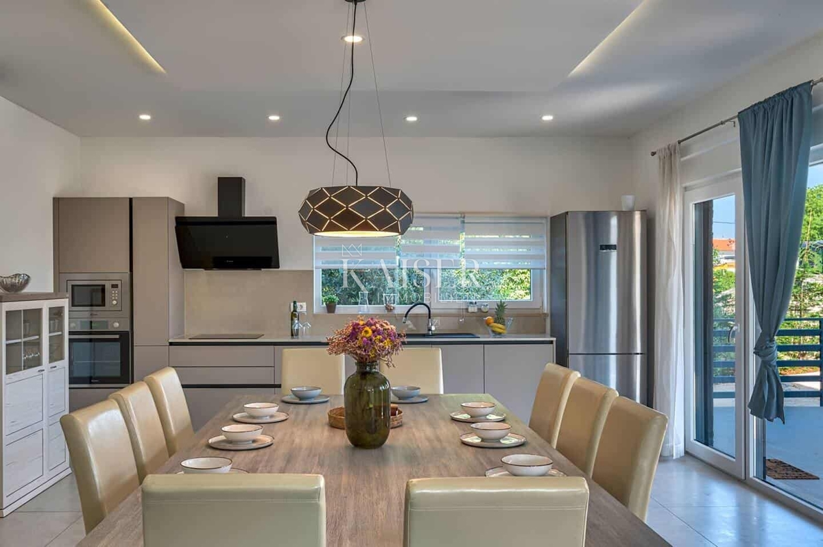 Casa con piscina vicino a Dignano