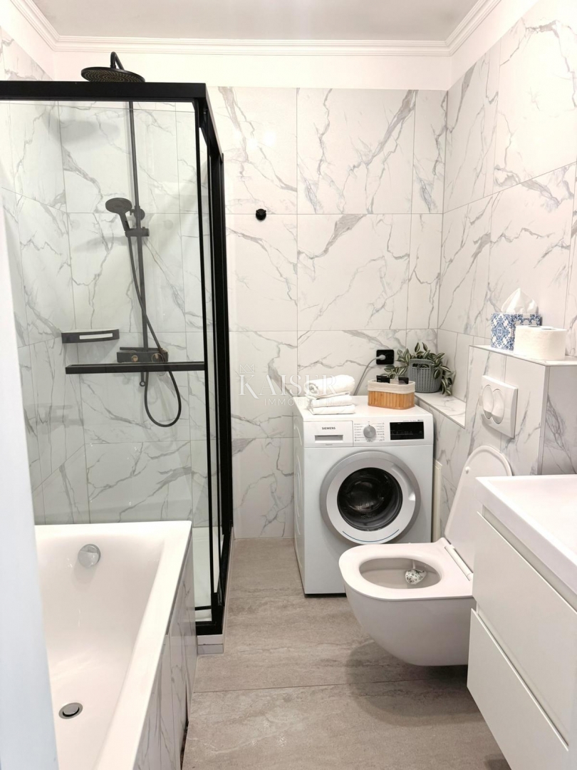 Zara - Tiz, appartamento con tre camere da letto e vista mare