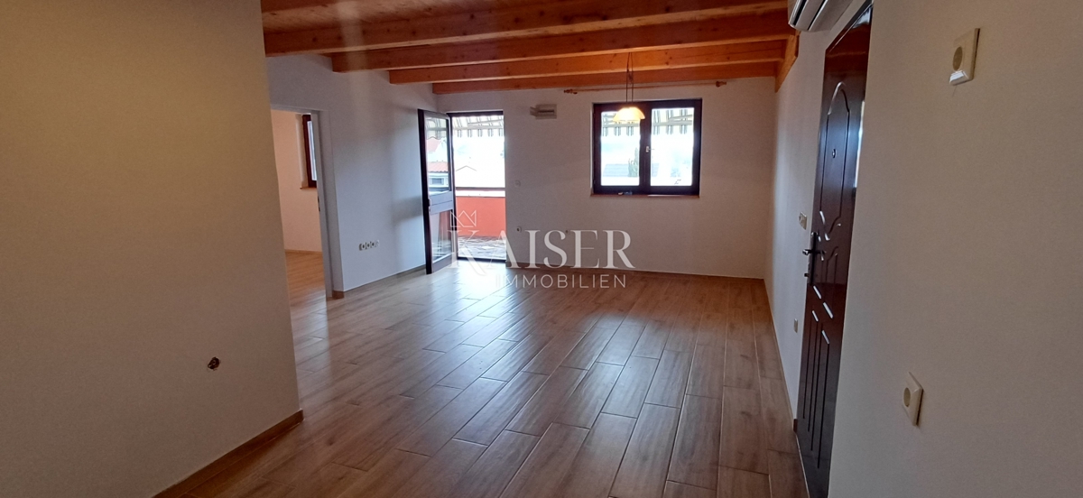 Vir – Appartamento con terrazza e vista mare, a 120 m dalla spiaggia