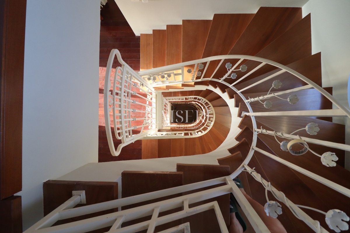 Parenzo, Istria, esclusiva villa bifamiliare in pietra con piscina