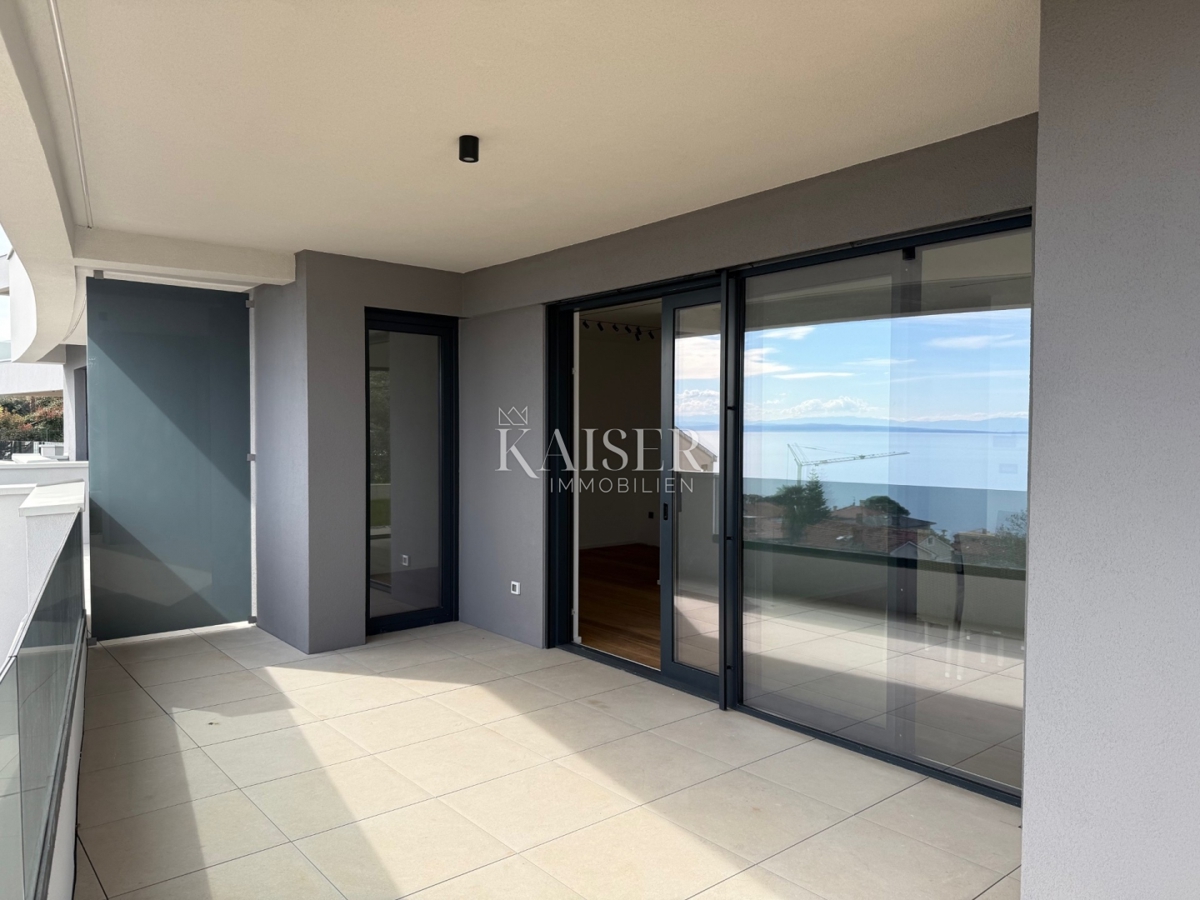 Opatija, Lovran - appartamento in un edificio nuovo con una splendida vista e giardino