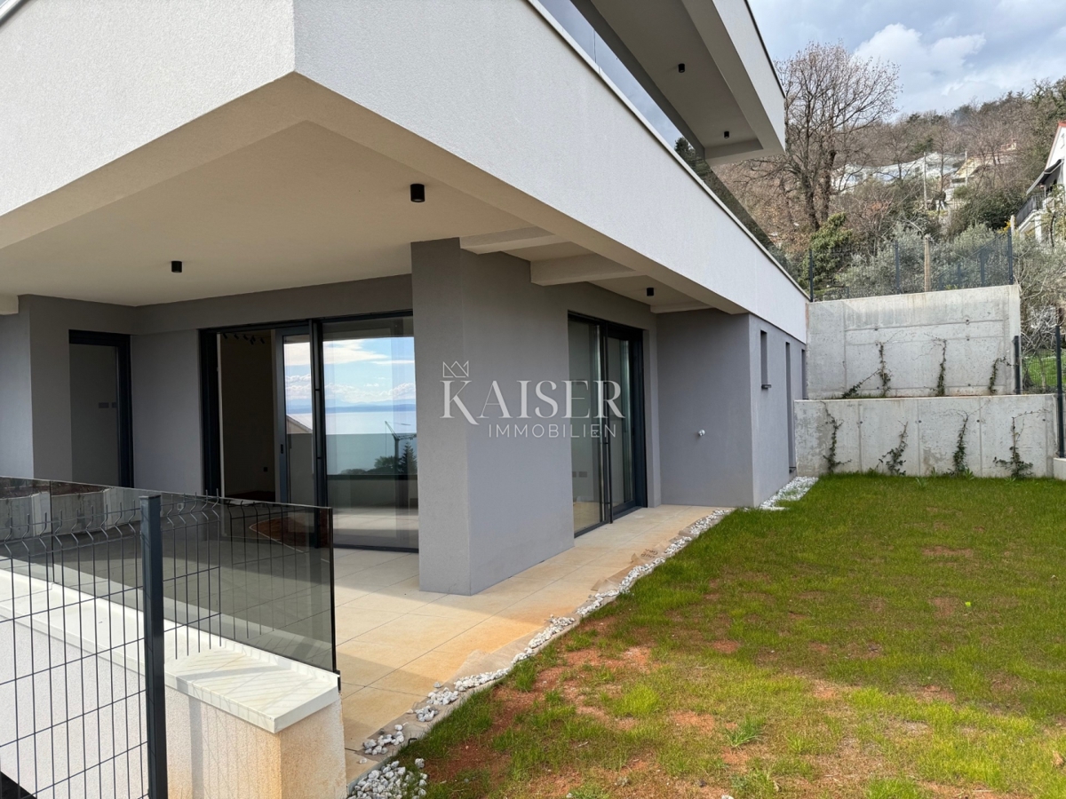 Opatija, Lovran - appartamento in un edificio nuovo con una splendida vista e giardino