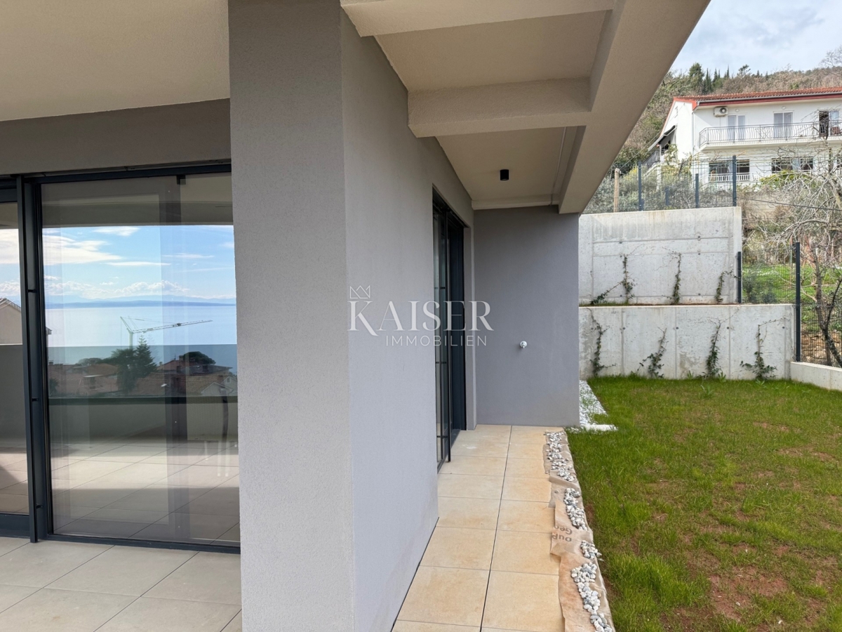 Opatija, Lovran - appartamento in un edificio nuovo con una splendida vista e giardino