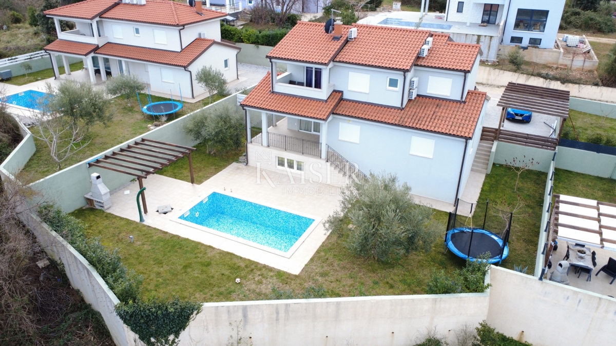 Istria, Rabac - casa con vista mare e piscina, 220 m2