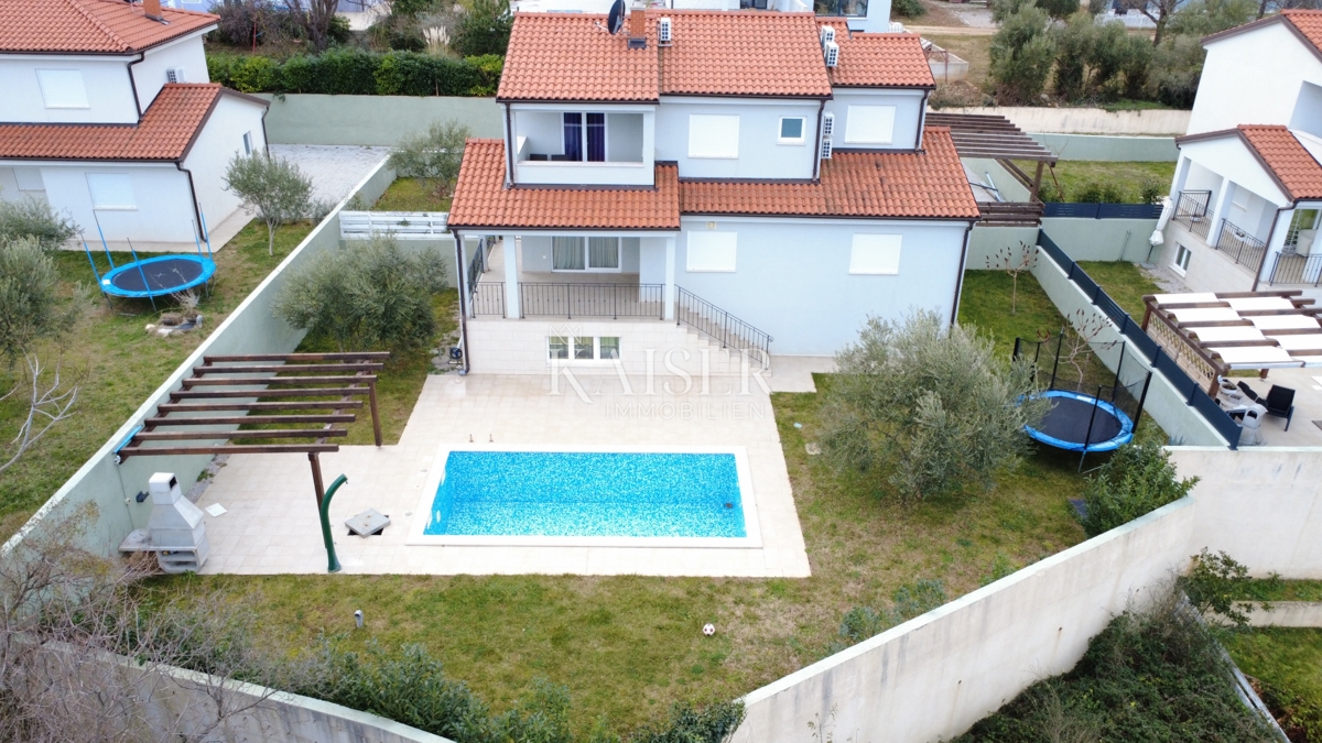 Istria, Rabac - casa con vista mare e piscina, 220 m2