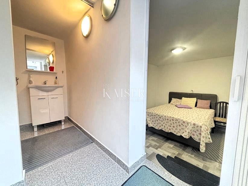 Isola di Pag – Kolan, 2 unità, cortile, parcheggio