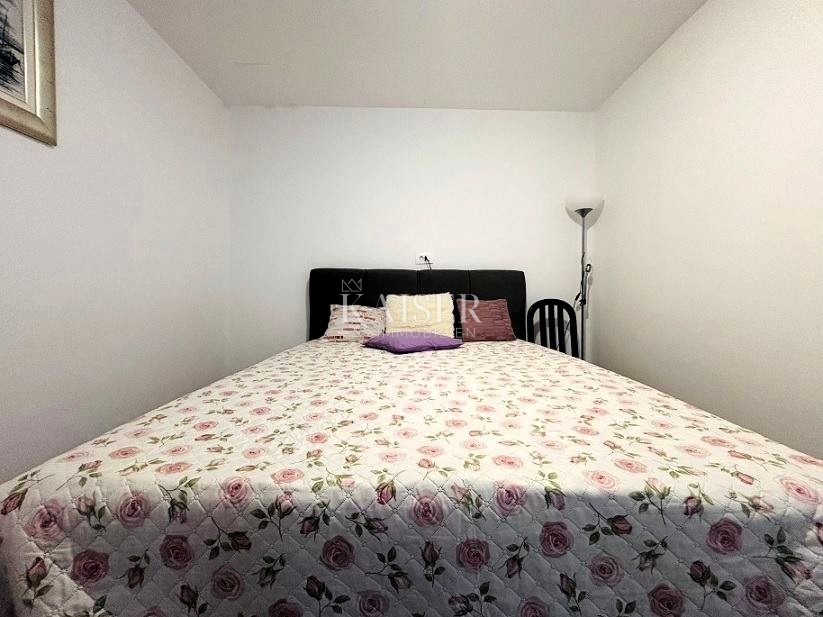 Isola di Pag – Kolan, 2 unità, cortile, parcheggio