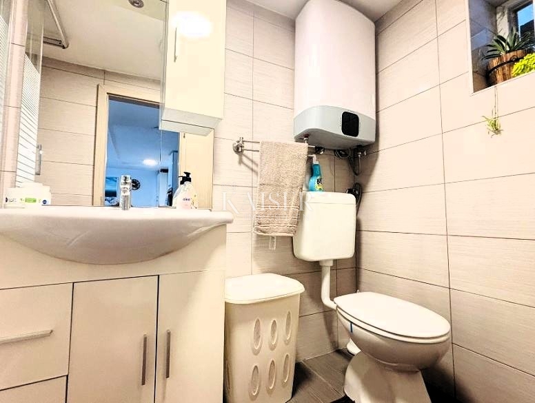 Isola di Pag – Kolan, 2 unità, cortile, parcheggio