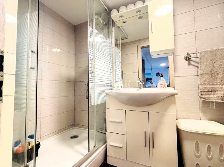 Isola di Pag – Kolan, 2 unità, cortile, parcheggio